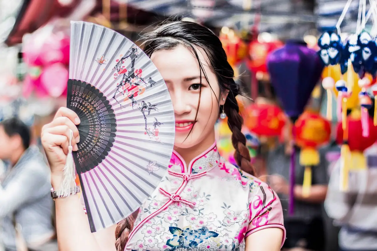 办公族肩颈疲劳缓解方案:精油推背与经络疏导技术对比