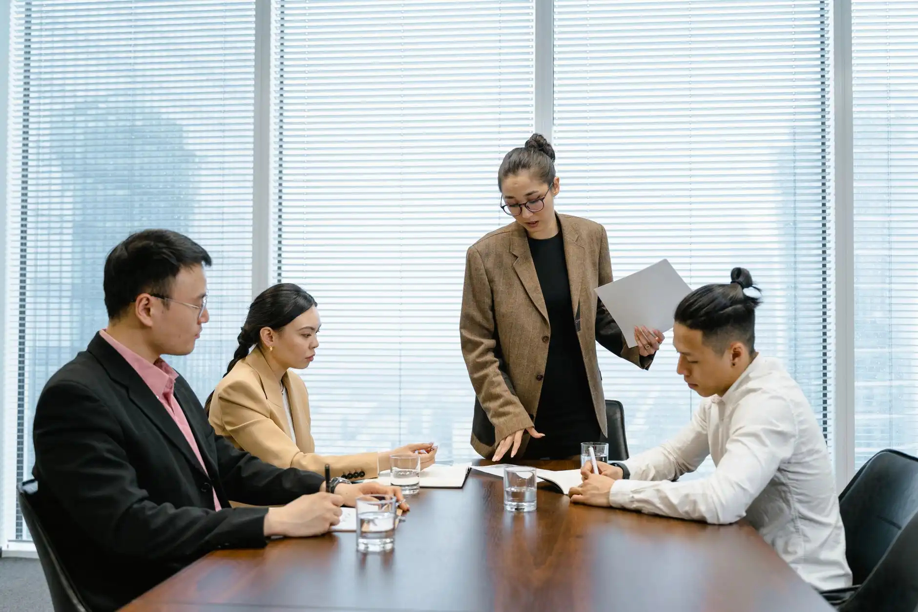 重庆办公族肩颈疲劳缓解指南：经络养生与芳香理疗方案解析
