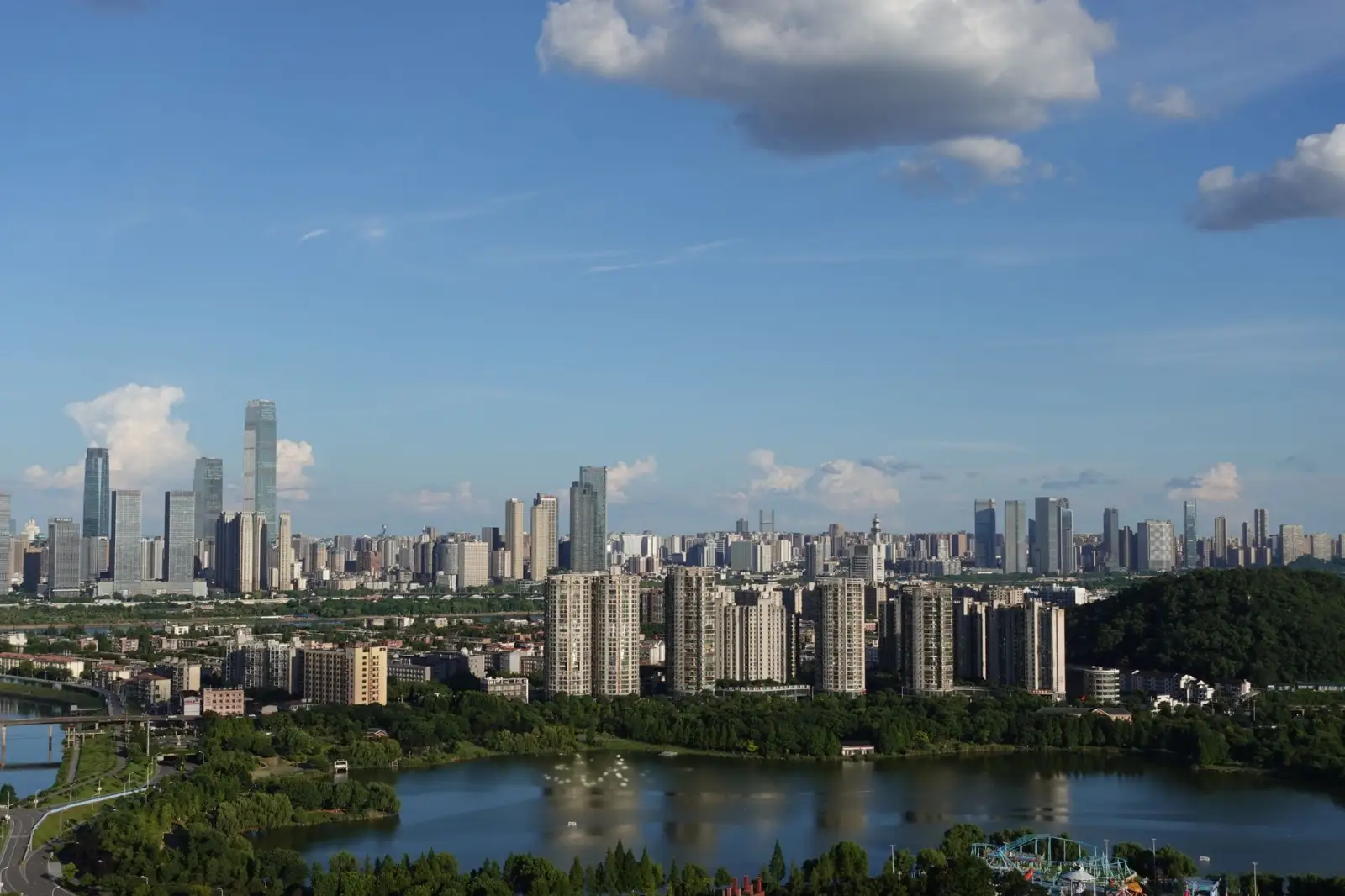 重庆办公族肩颈疲劳的芳香理疗方案设计与应用分析