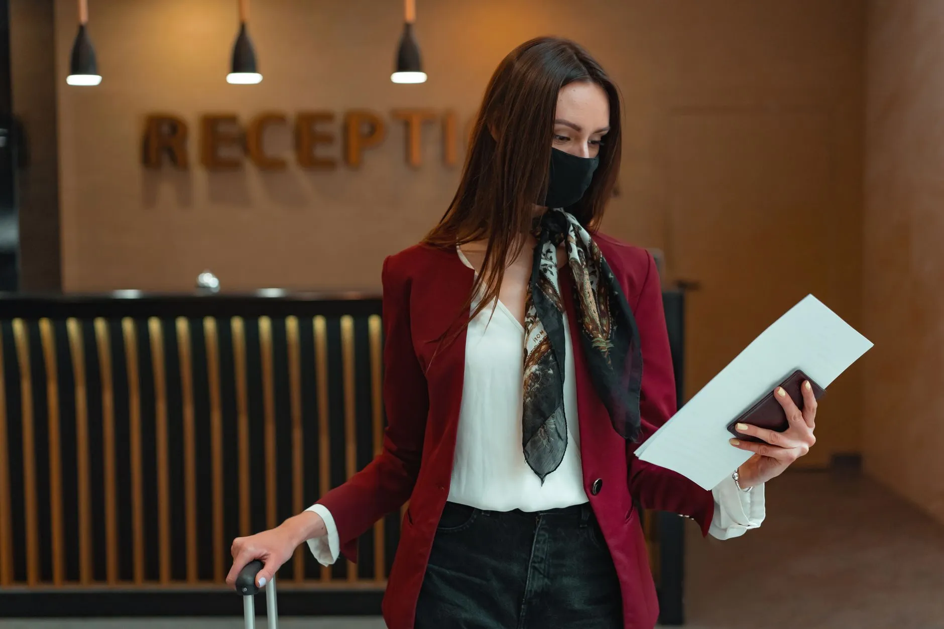 美容美体服务中的精油推背手法解析：如何改善亚健康状态